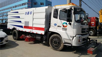 干式掃路車、濕式掃路車與洗掃車 功能特點(diǎn)與應(yīng)用場(chǎng)景詳解